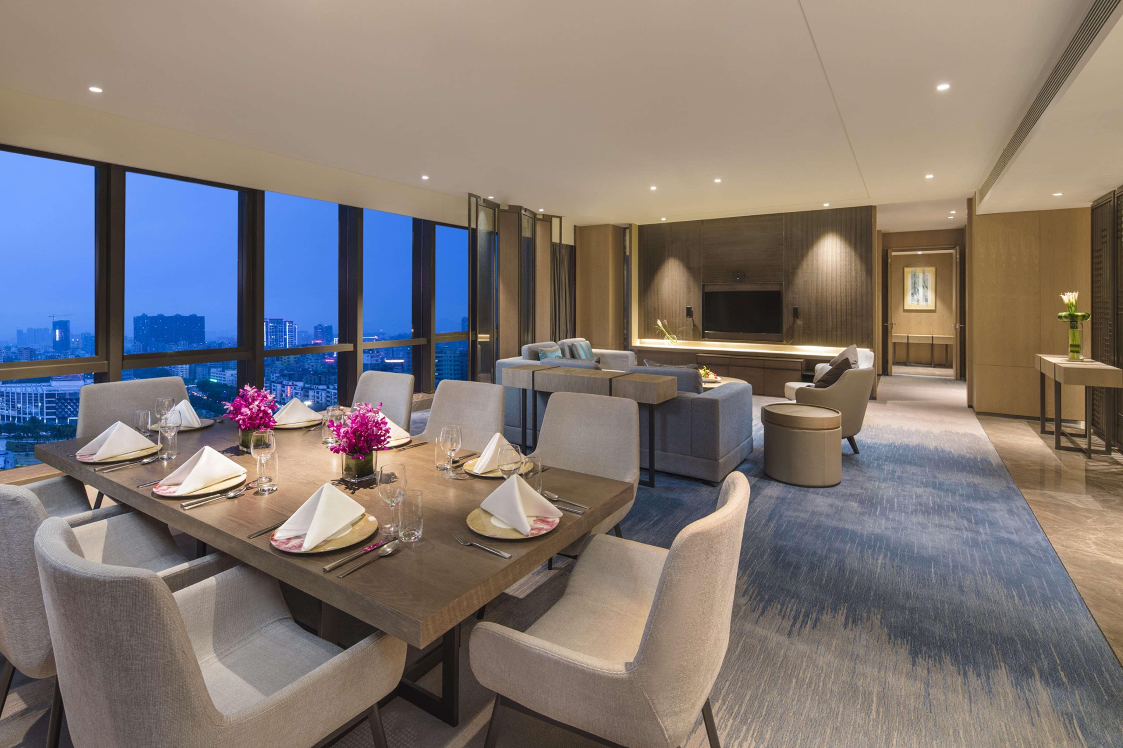 Doubletree By Hilton Hotel Shenzhen Longhua, Near Huawei, Foxcnn, Shenzhen North Railway, Uniwalk & Uniworld Shopping Mall, Sam'S Club Kültér fotó