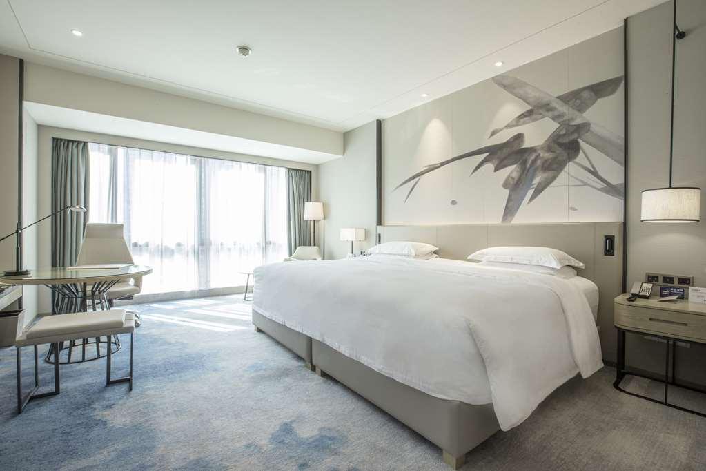 Doubletree By Hilton Hotel Shenzhen Longhua, Near Huawei, Foxcnn, Shenzhen North Railway, Uniwalk & Uniworld Shopping Mall, Sam'S Club Szoba fotó