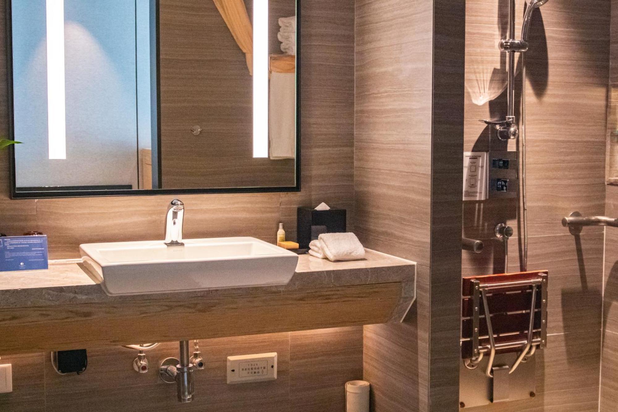 Doubletree By Hilton Hotel Shenzhen Longhua, Near Huawei, Foxcnn, Shenzhen North Railway, Uniwalk & Uniworld Shopping Mall, Sam'S Club Kültér fotó