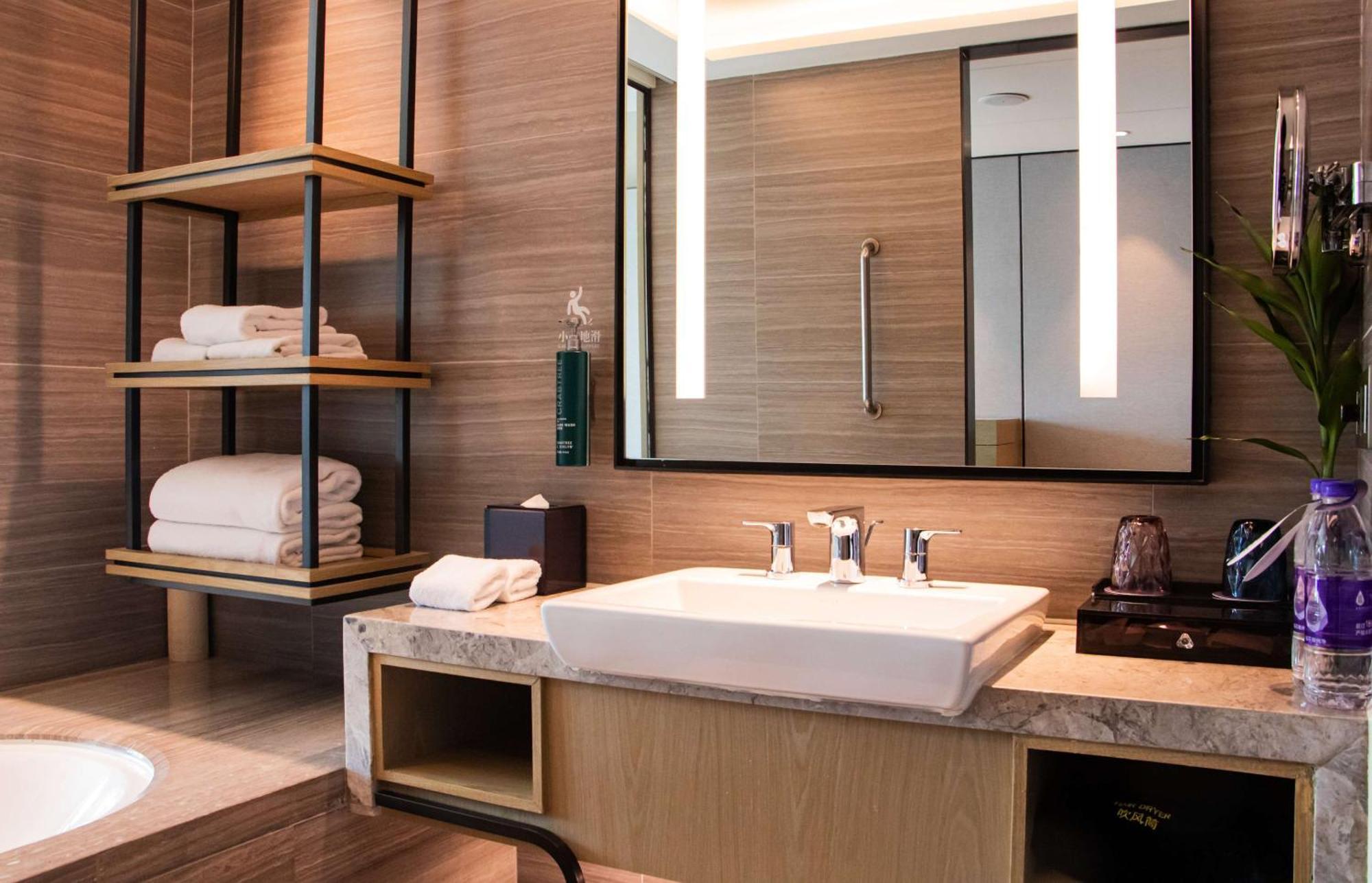 Doubletree By Hilton Hotel Shenzhen Longhua, Near Huawei, Foxcnn, Shenzhen North Railway, Uniwalk & Uniworld Shopping Mall, Sam'S Club Kültér fotó
