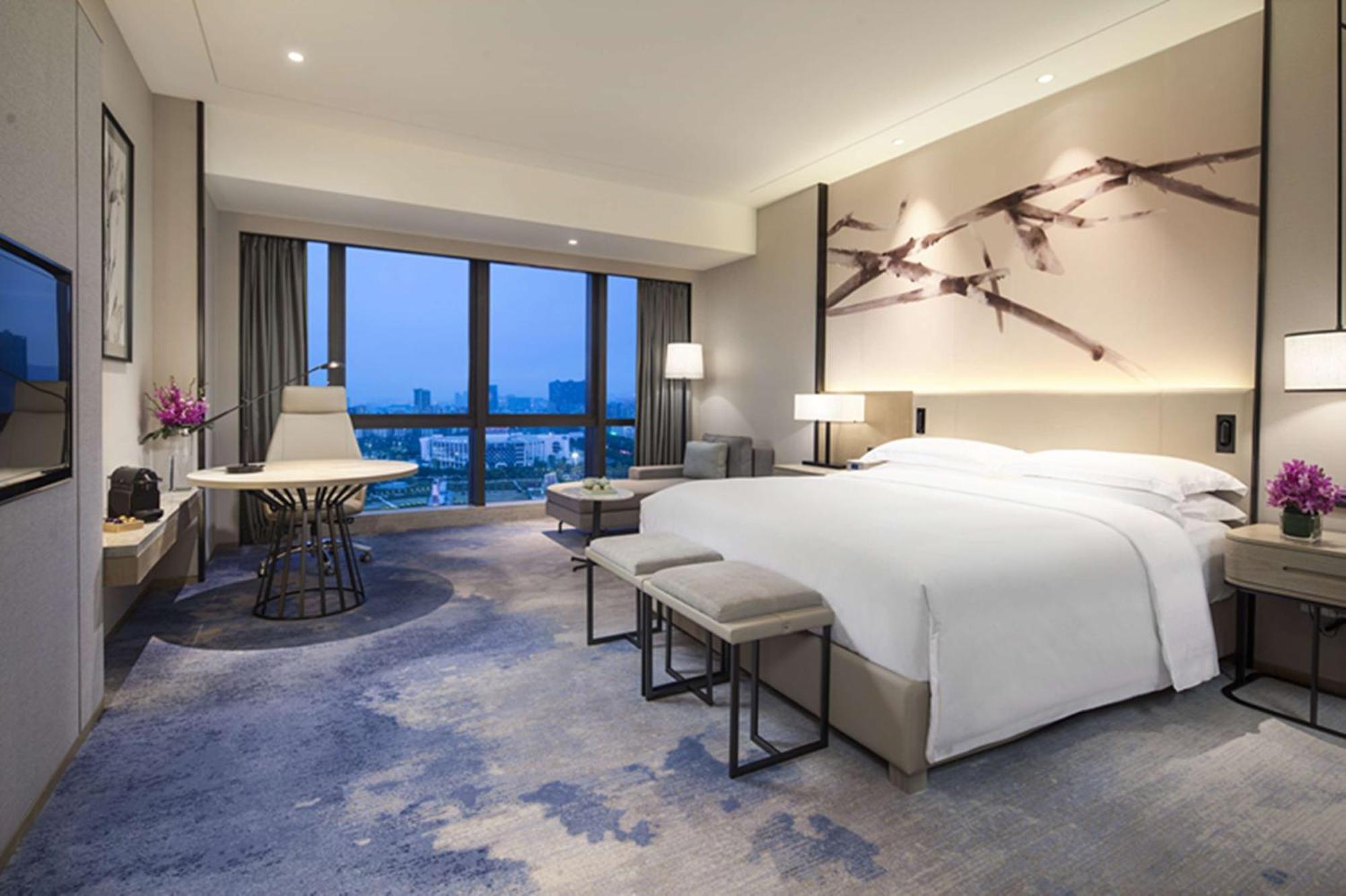 Doubletree By Hilton Hotel Shenzhen Longhua, Near Huawei, Foxcnn, Shenzhen North Railway, Uniwalk & Uniworld Shopping Mall, Sam'S Club Kültér fotó